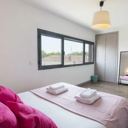 Modern Flat דירה